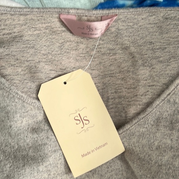 SJS, lightweight sweater top - Picture 4 of 6
